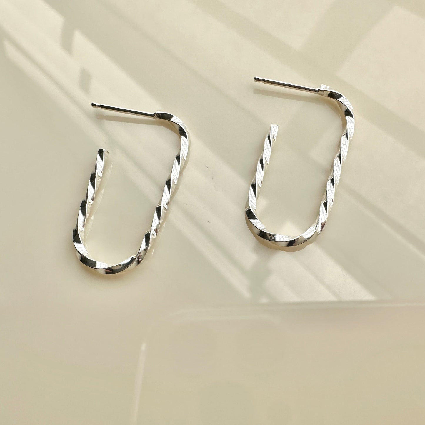 Small Twisted Oblong Hoops