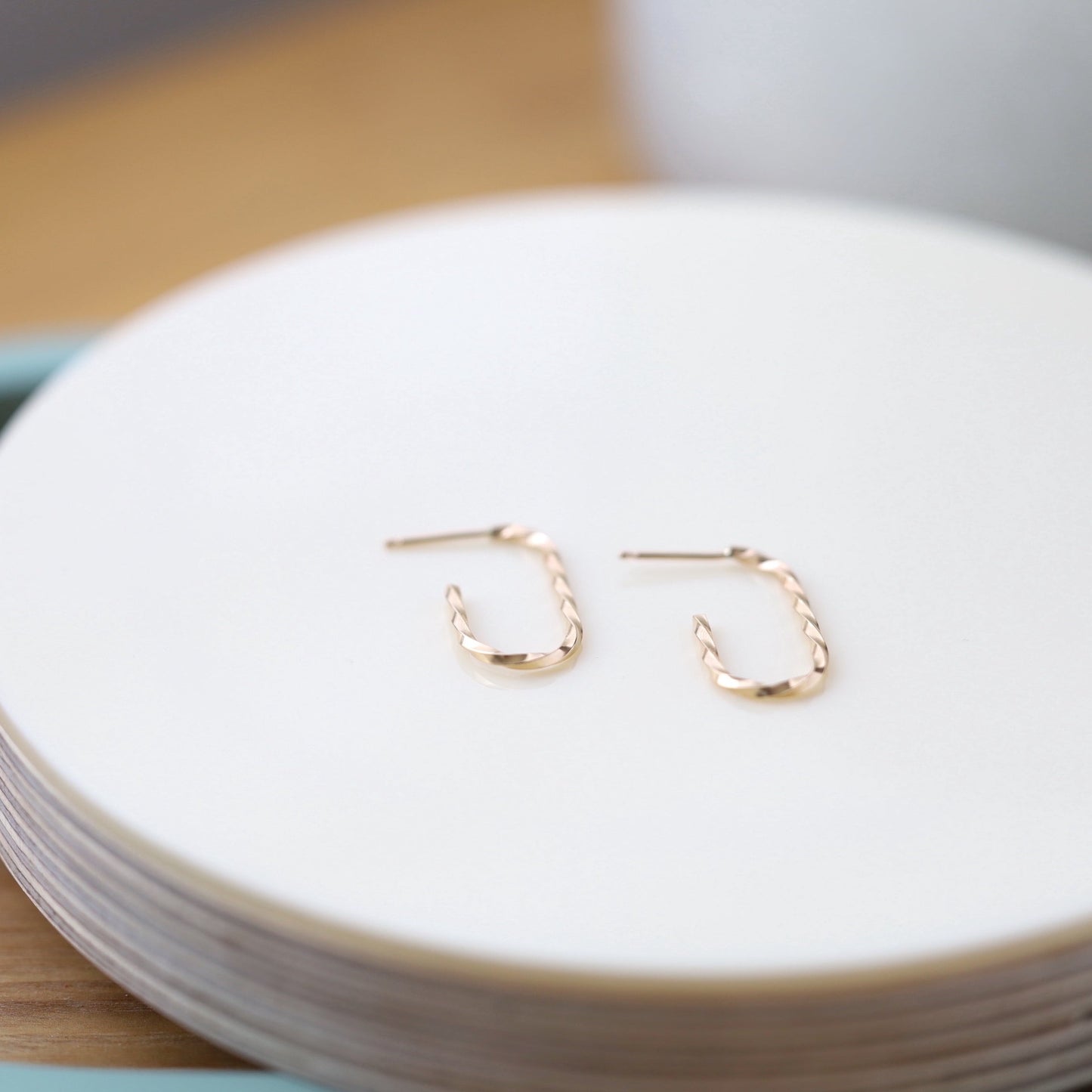 Small Twisted Oblong Hoops