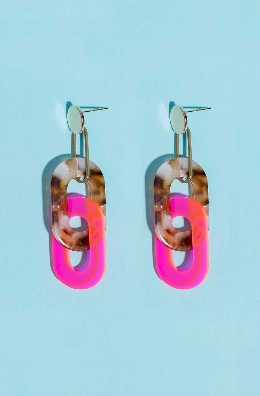 Tortoise shell and florescent pink acrylic link earrings.